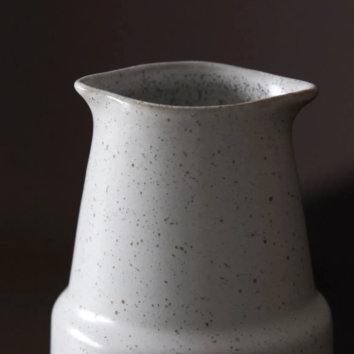 Flasche, Pion, Grau/ weiß