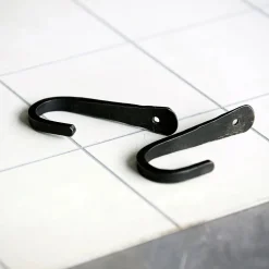 Haken, Basic, Schwarz