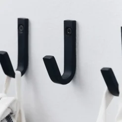 Haken, Bath, Schwarz