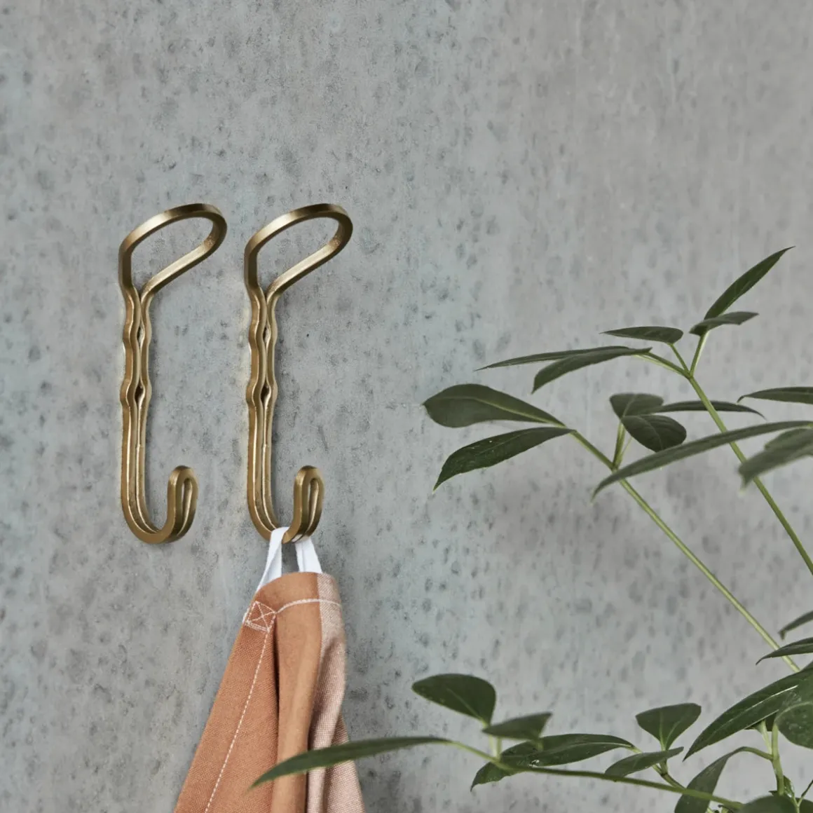 Hook, HDYra, Brass finish