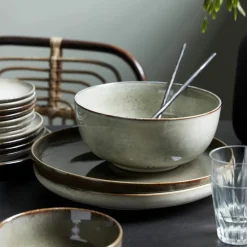 Schüssel, Lake, Grau