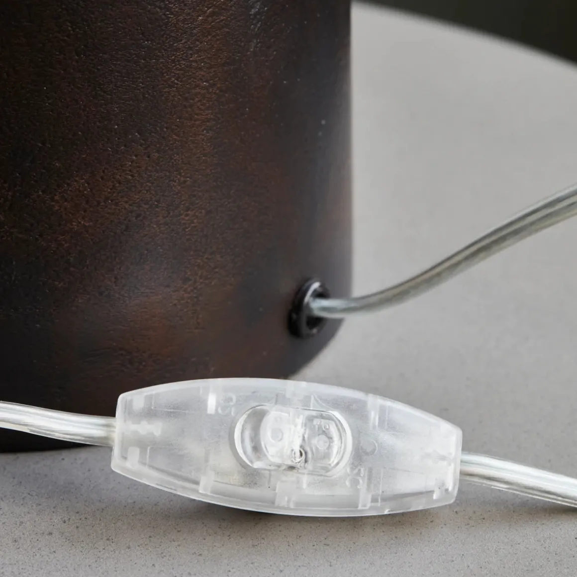 Tischleuchte, Note, Messingbraun