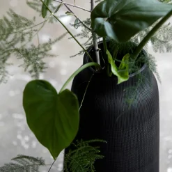 Vase, Groove, Schwarz