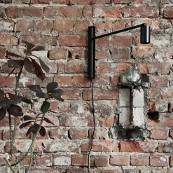 Wandleuchte, Norm, Schwarze Antike